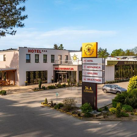 Hotel - Restauracja "Sloneczna" ヤロチン エクステリア 写真