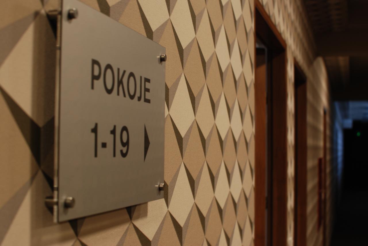 Hotel - Restauracja "Sloneczna" ヤロチン エクステリア 写真
